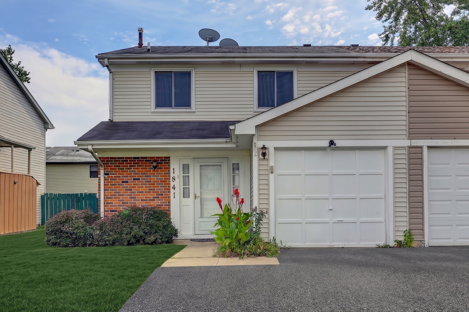 1841 Whaler Lane — photo