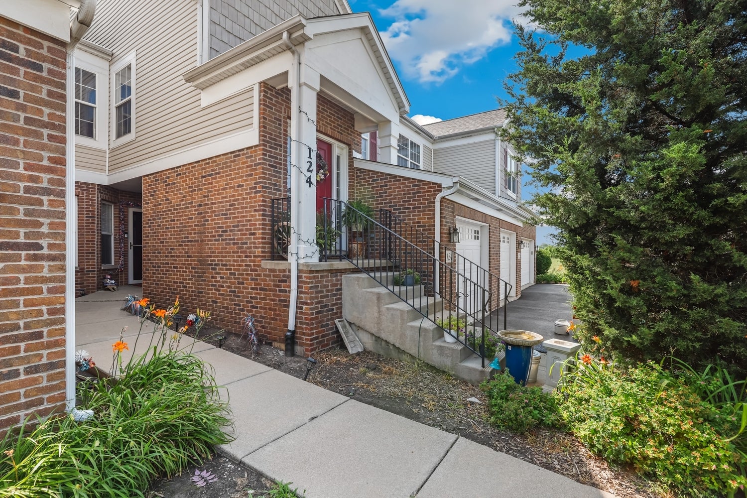 124 Andrew Taras Court 2D — photo