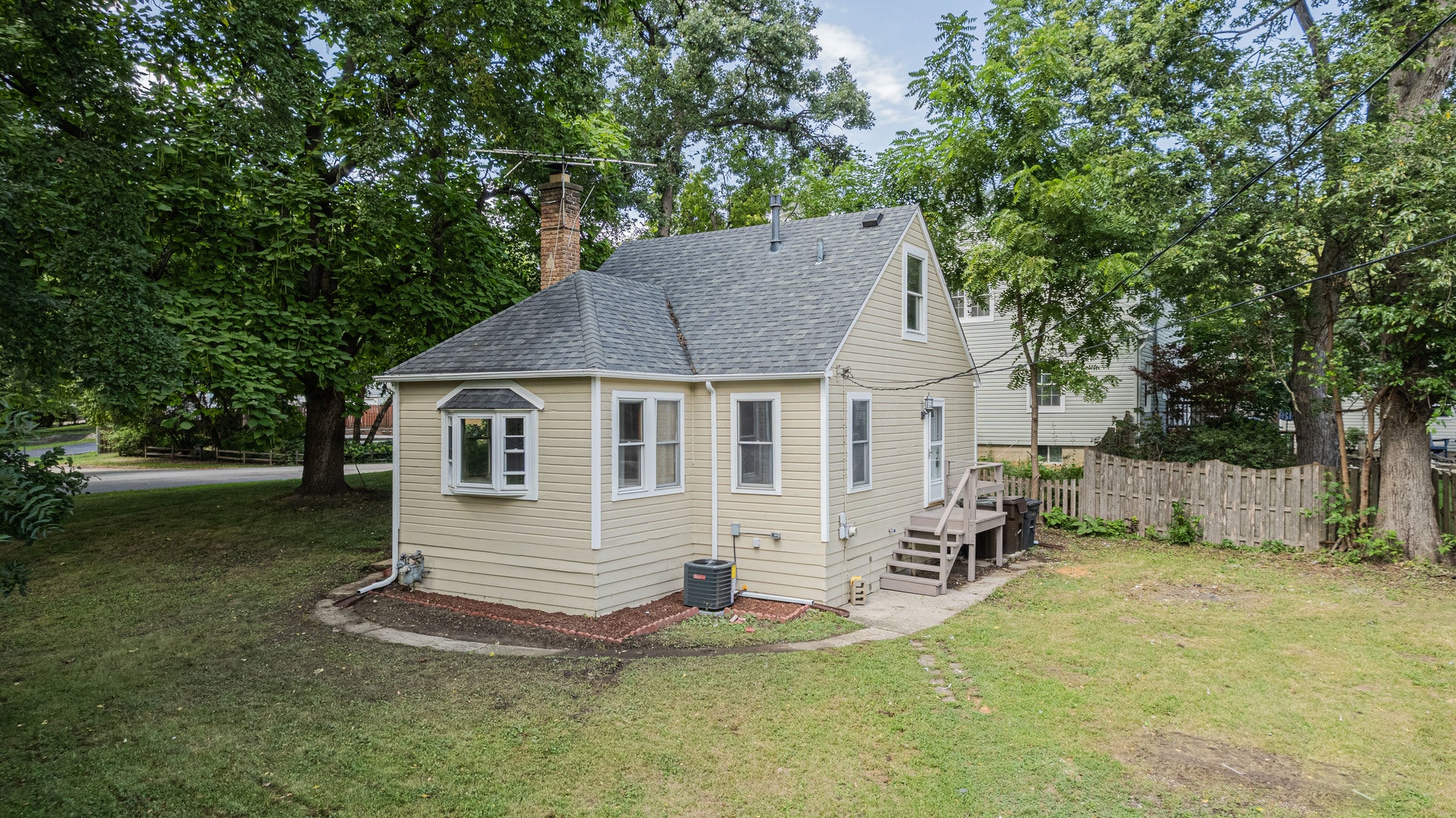 3916 Eastway Drive — photo