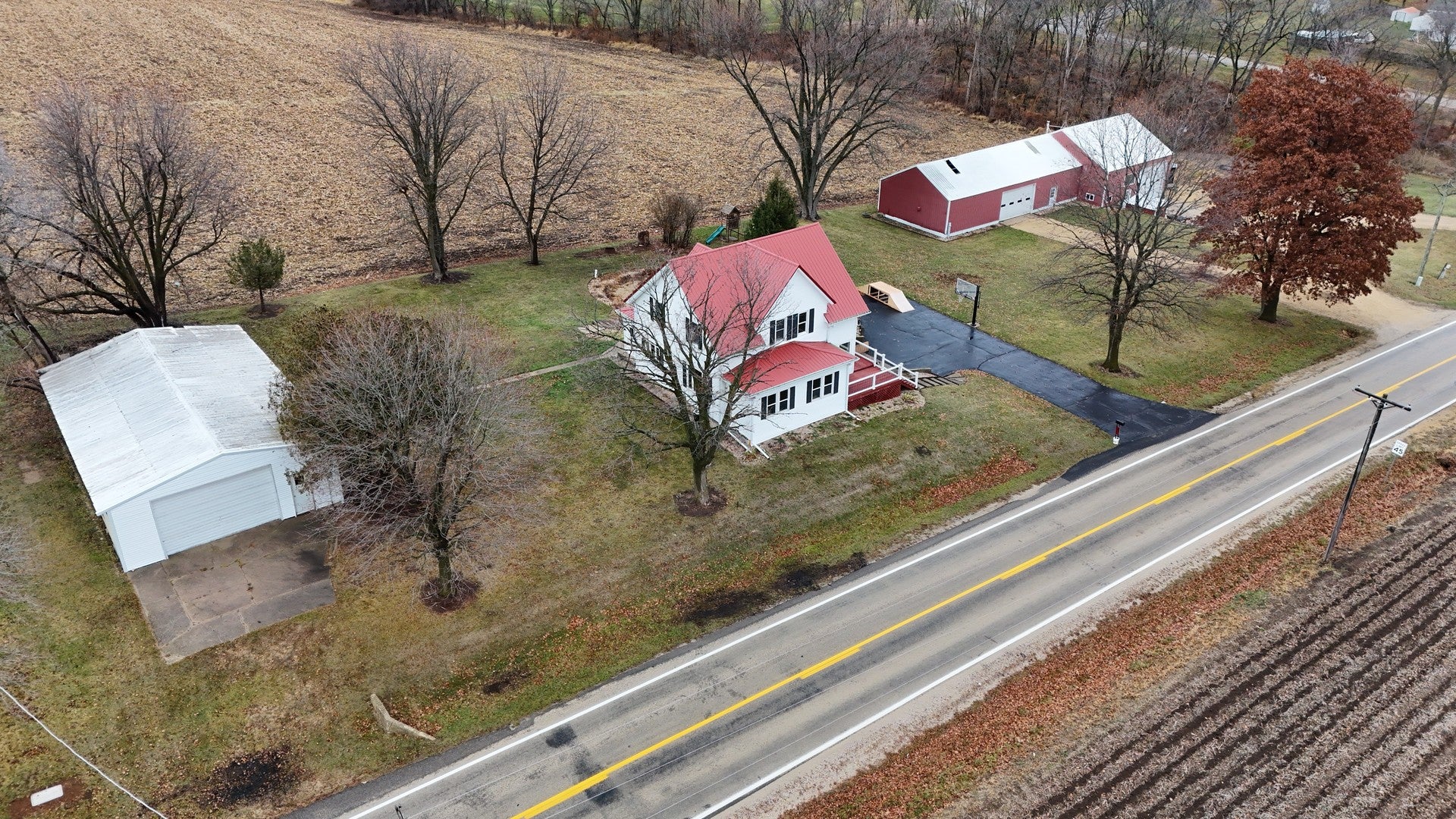 16437 Edwardsville Road — photo