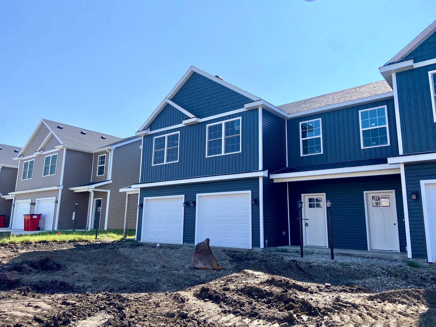 3327 Stoneway Court — photo