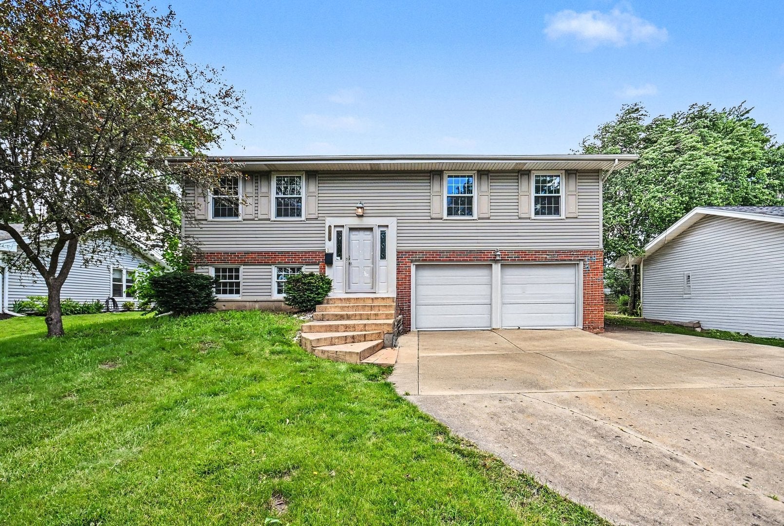 1312 W Oakmont Road — photo