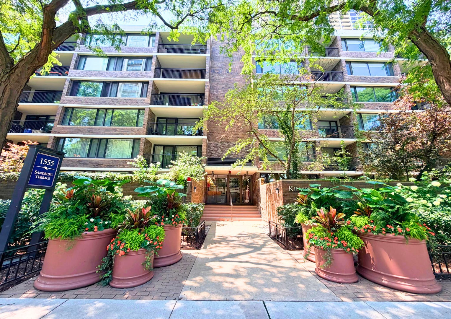 1555 N Sandburg Terrace 305K — photo