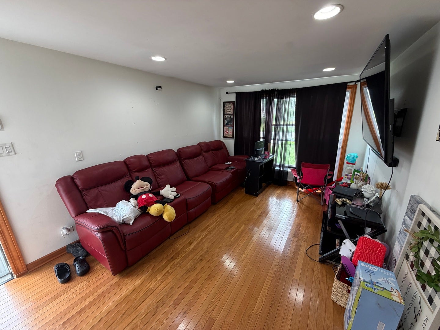 Home in Markham, IL 60428 — photo 2