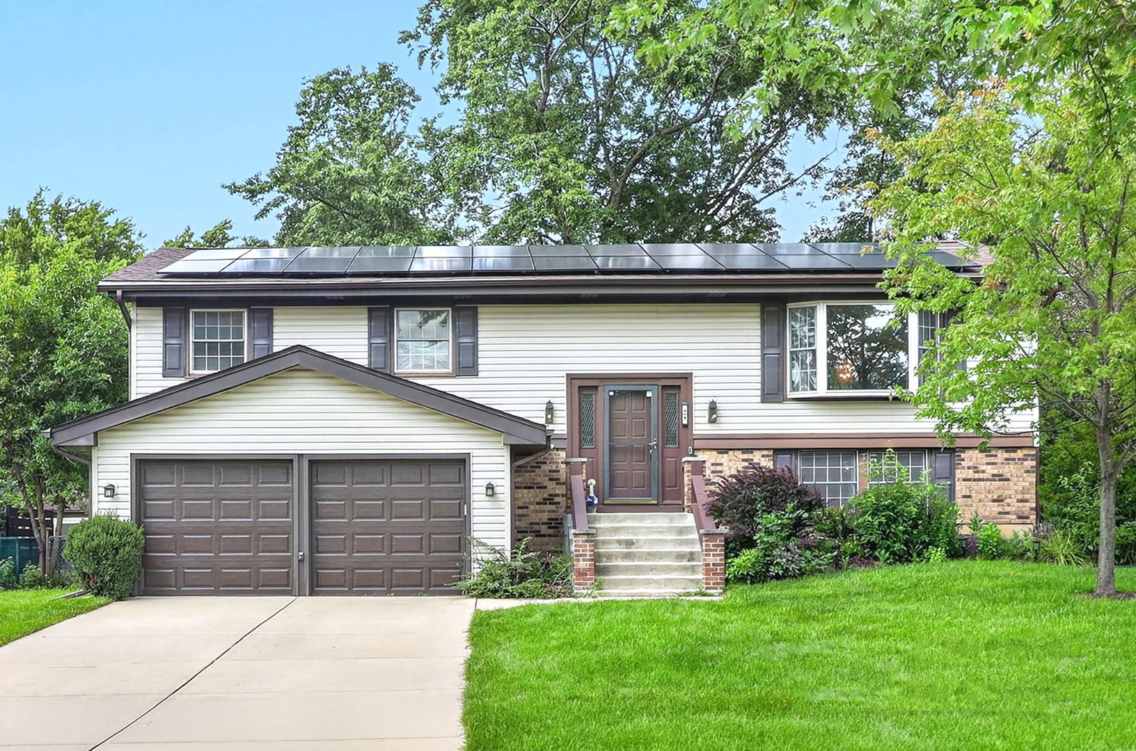 215 Edgebrook Drive — photo