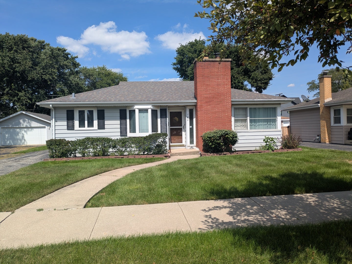 189 E Madison Street — photo