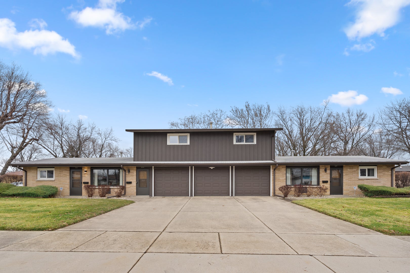 541 N Edgelawn Drive 541 — photo