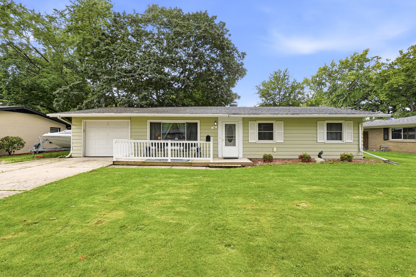 16 Greenbriar Drive — photo