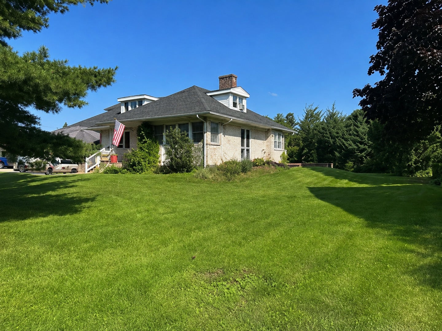 316 E Madison Street — photo