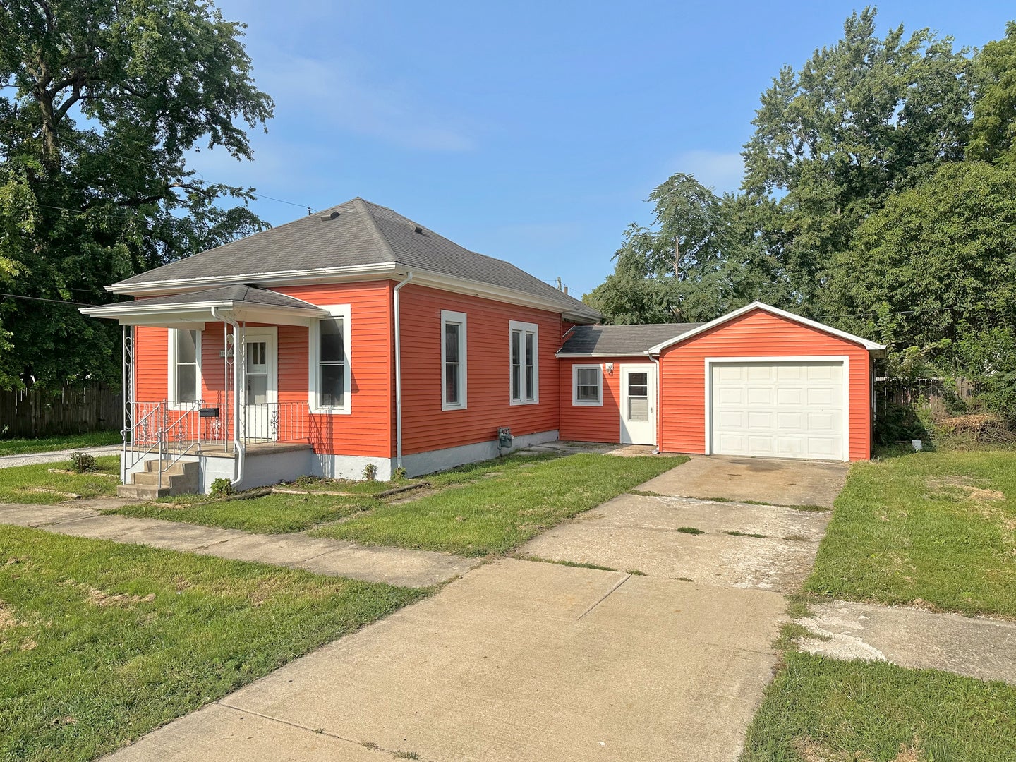 308 N Shabbona Street — photo