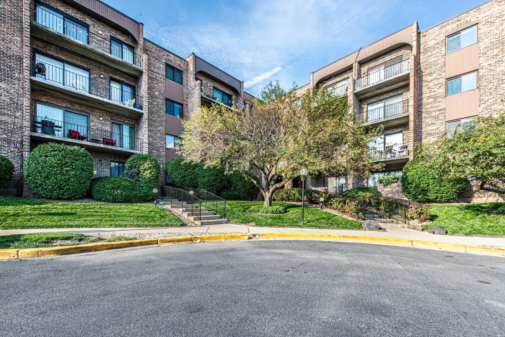 601 W Huntington Common Road 201 — photo