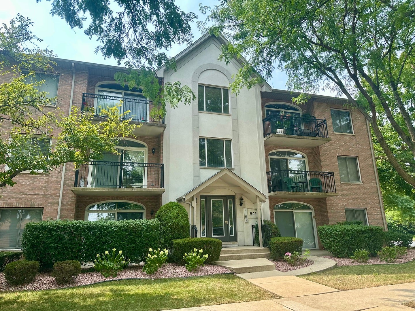 9410 S 77th Court 2E — photo