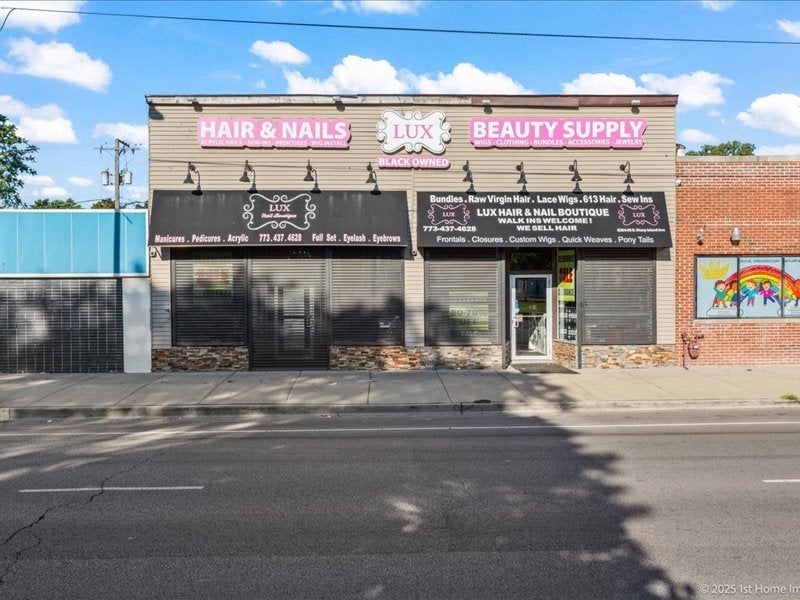 8206 S Stony Island Avenue — photo