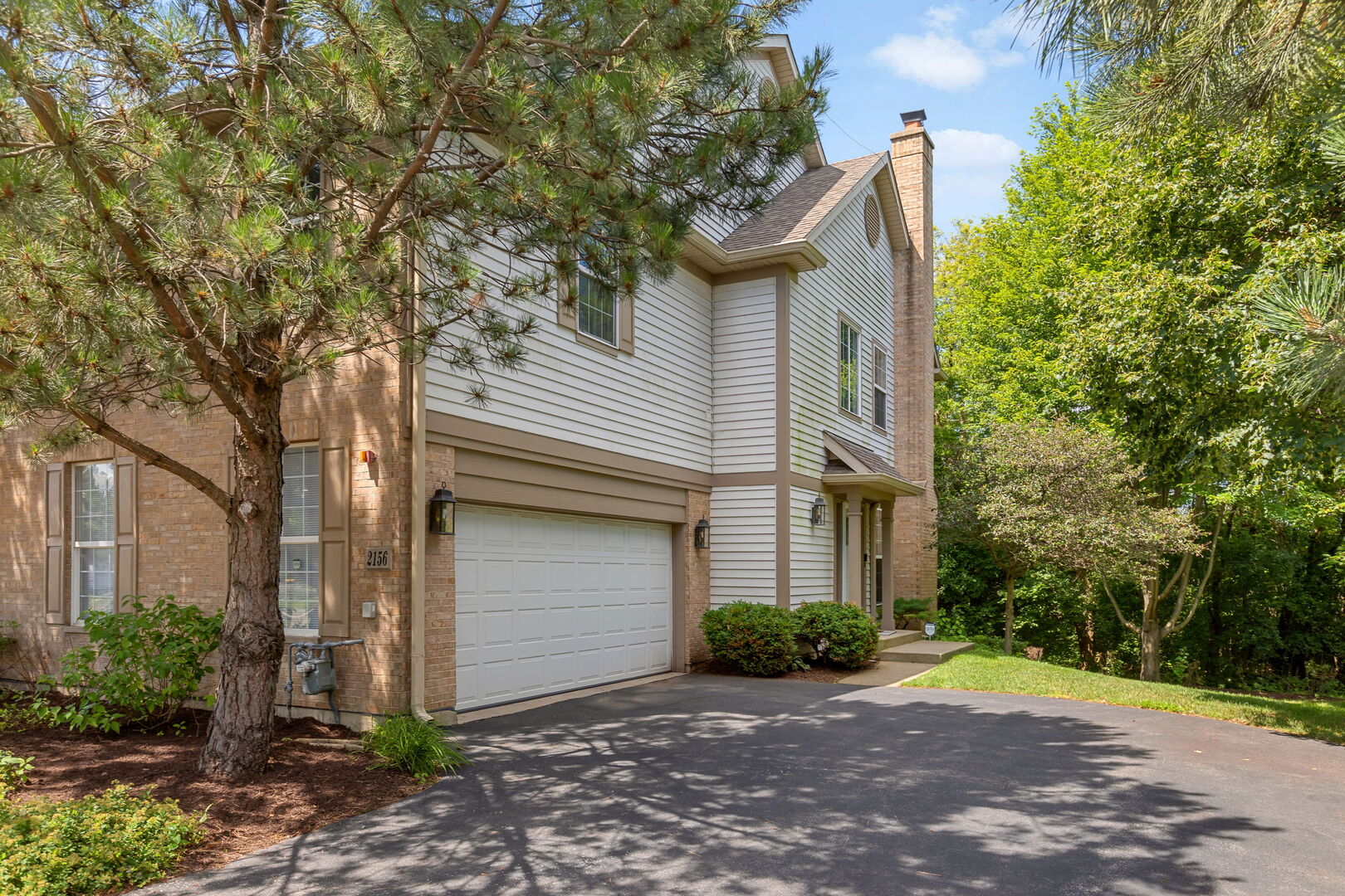 2156 Yale Circle — photo