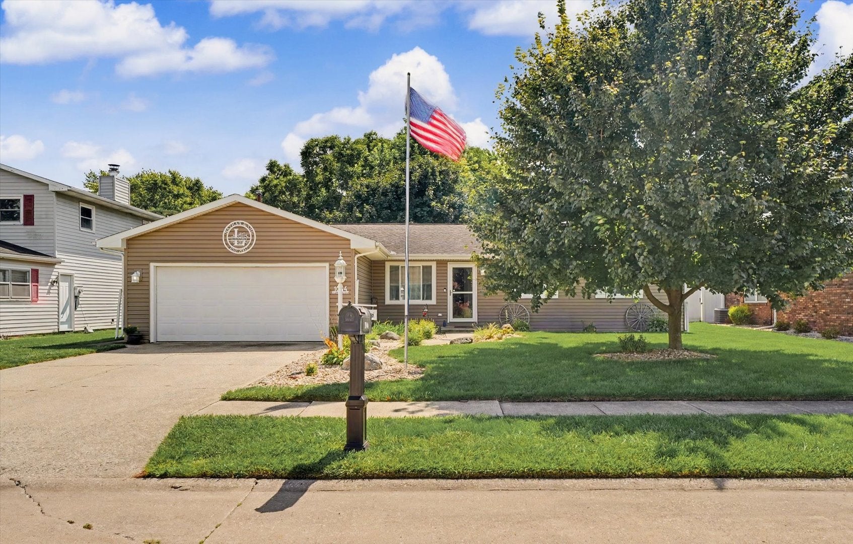 1044 Pinecrest Drive — photo
