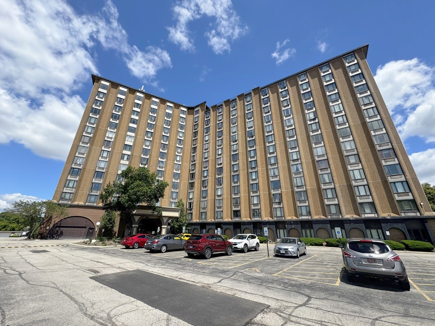 1 Renaissance Place 617 — photo