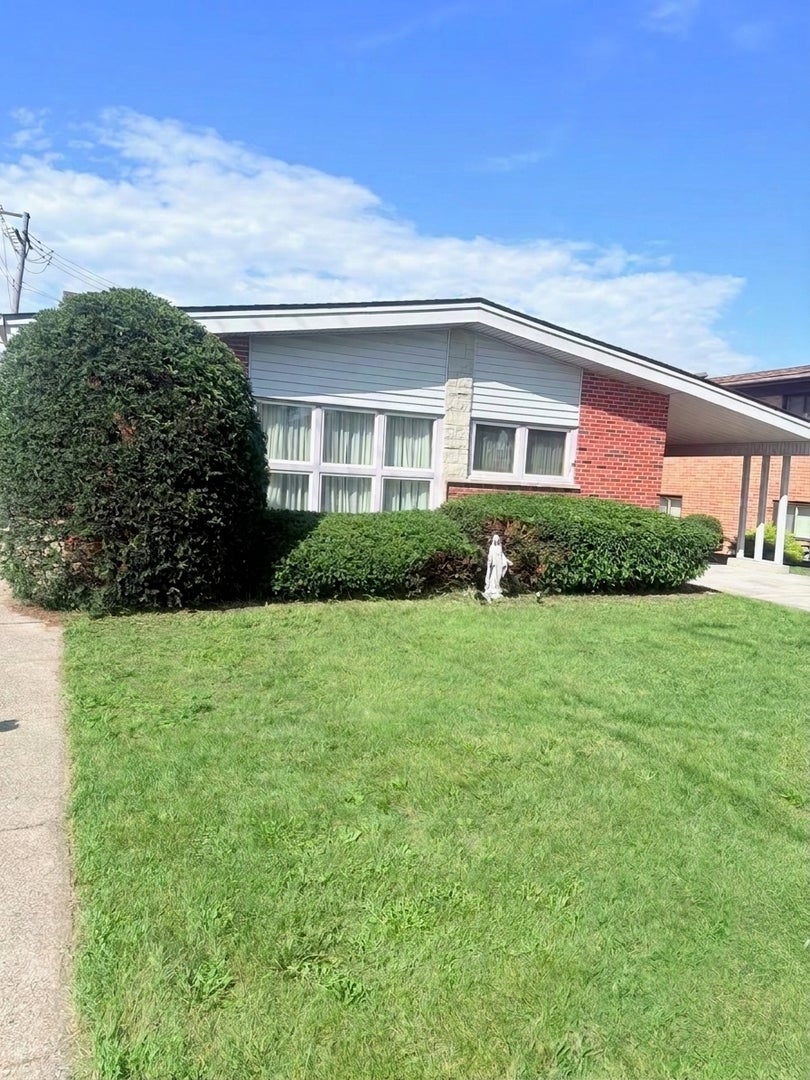 8560 W Clara Drive — photo