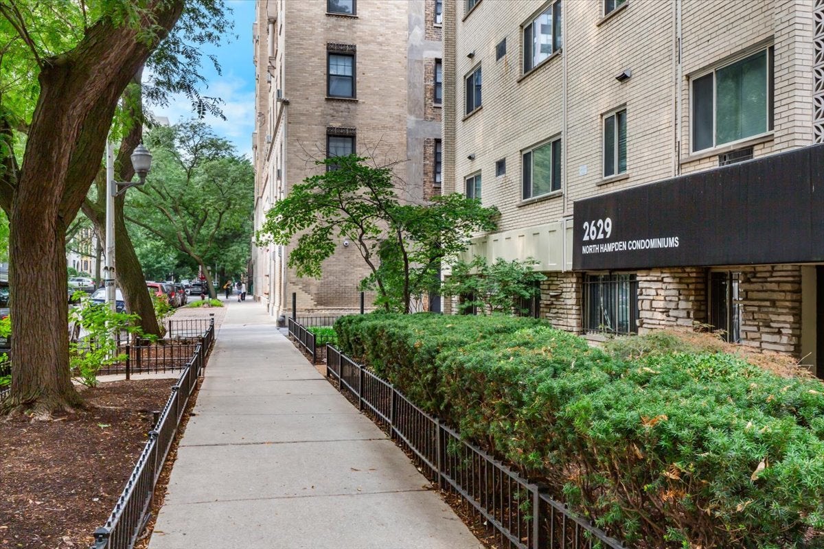 2629 N Hampden Court 306 — photo
