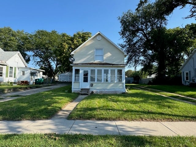 511 E 5th Street — photo
