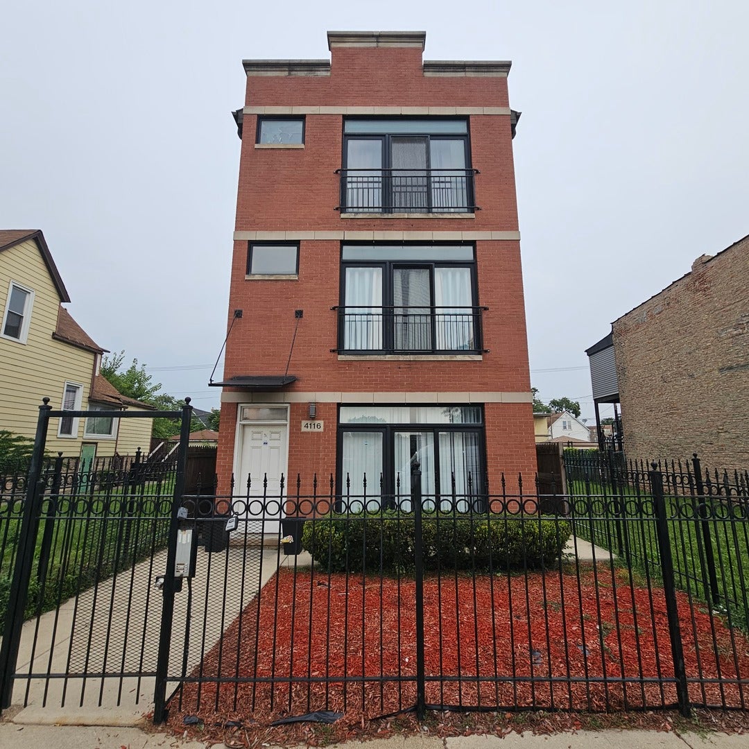 4116 W Congress Parkway 2 — photo
