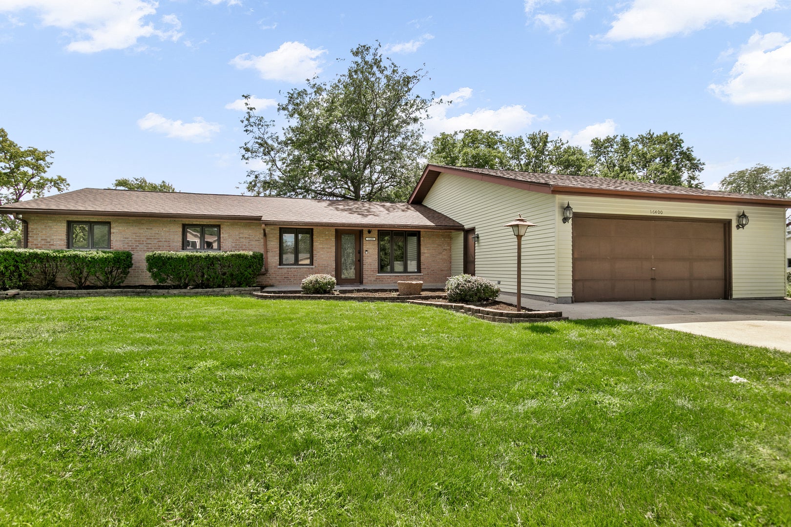 16400 Sherwood Drive — photo