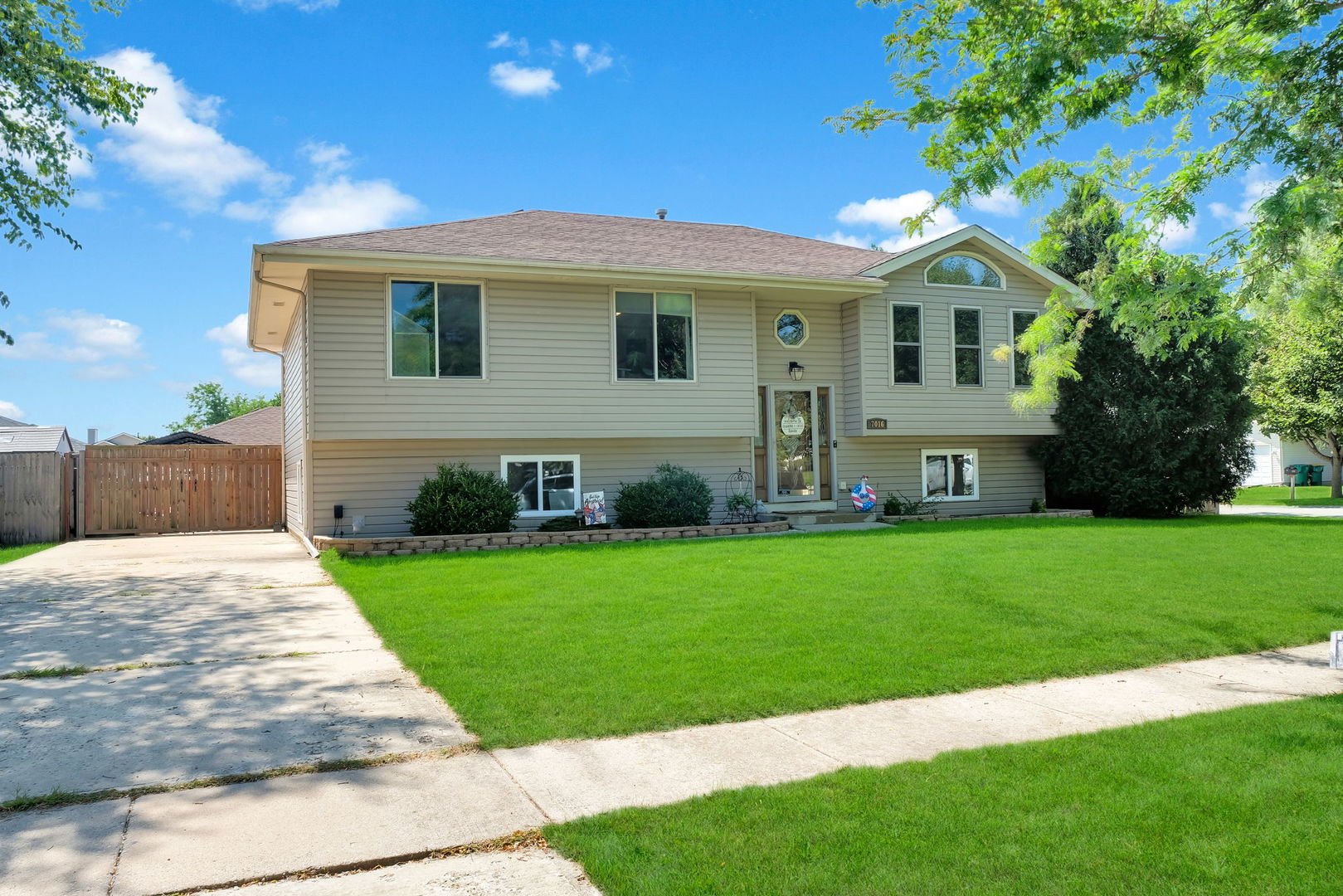 7016 Lewis Clark Drive — photo