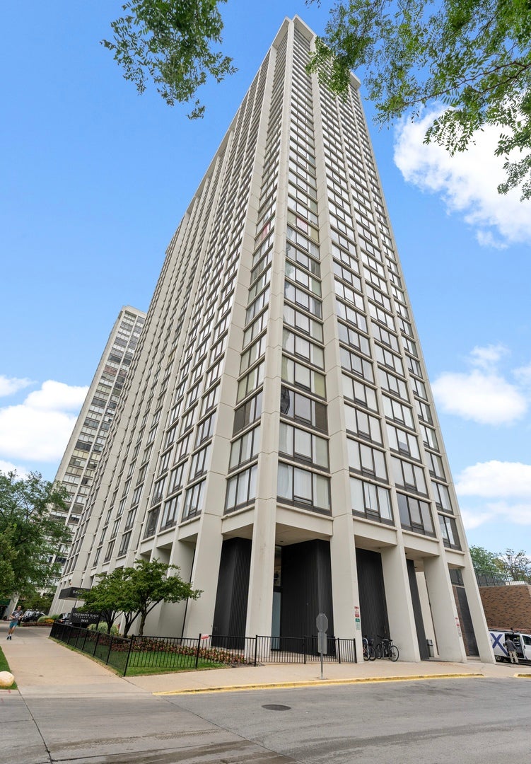 5445 N Sheridan Road 804 — photo
