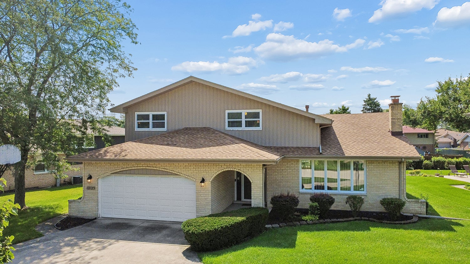 12123 Lake View Drive — photo