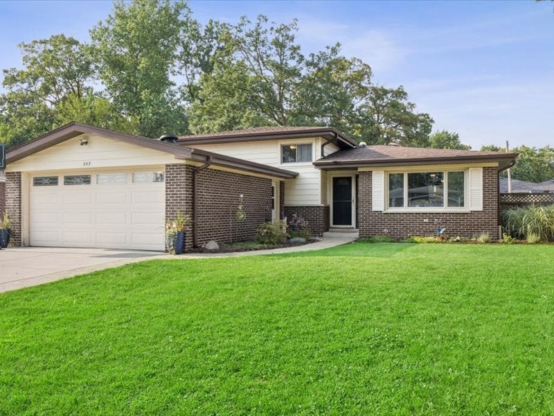 209 Murray Drive — photo