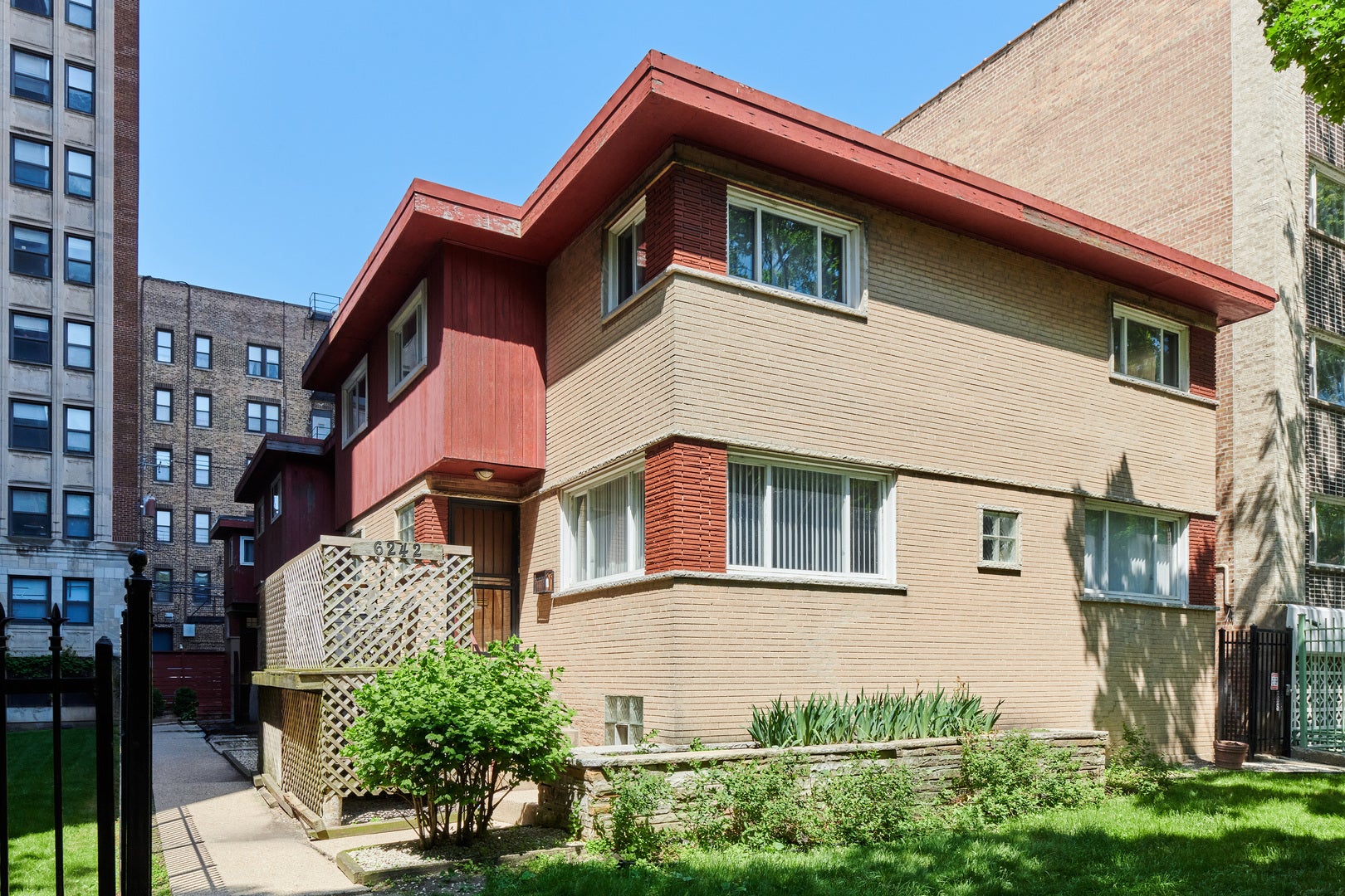 6242 N Kenmore Avenue D — photo