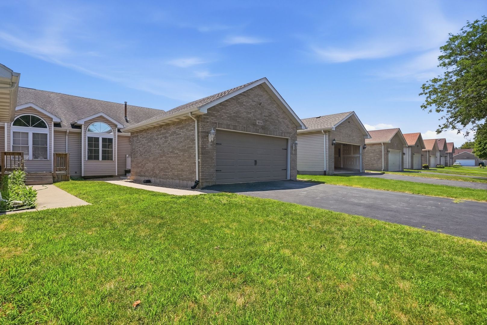 4314 River Glen Drive — photo