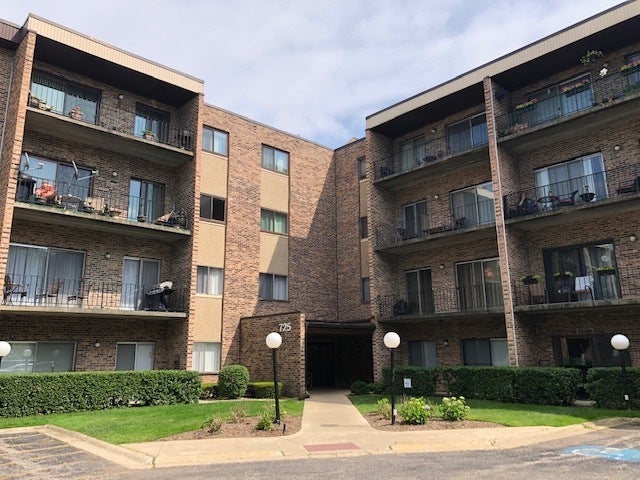 725 W Huntington Commons Road 401 — photo