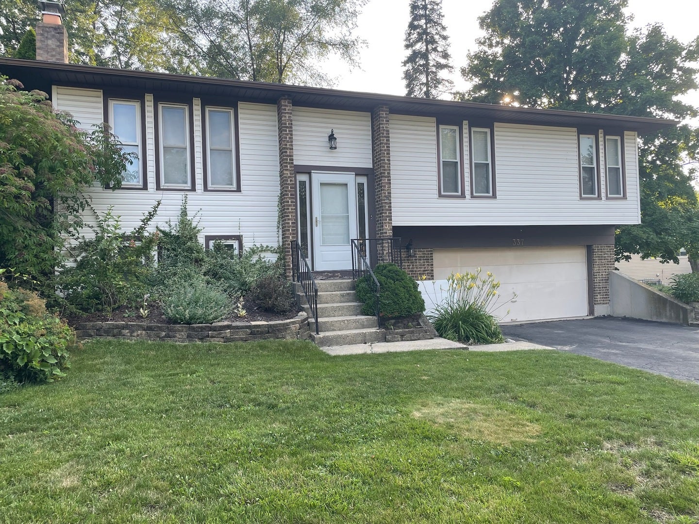 337 Merlin Court — photo
