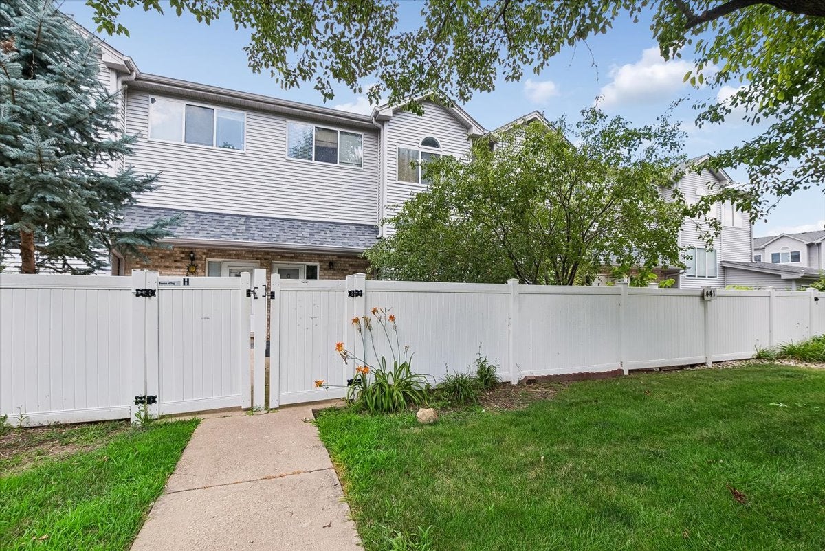 441 Park Ridge Lane G — photo
