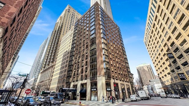40 E Delaware Place 1701 — photo