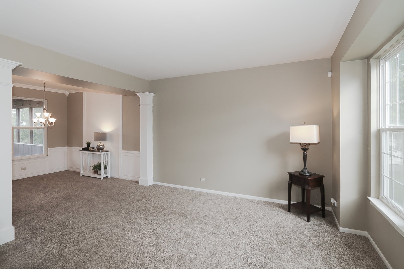 Home in Elgin, IL 60123 — photo 3