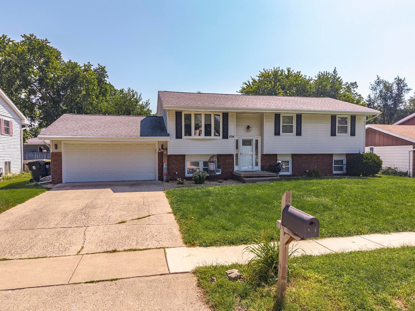 204 Rebecca Lane — photo