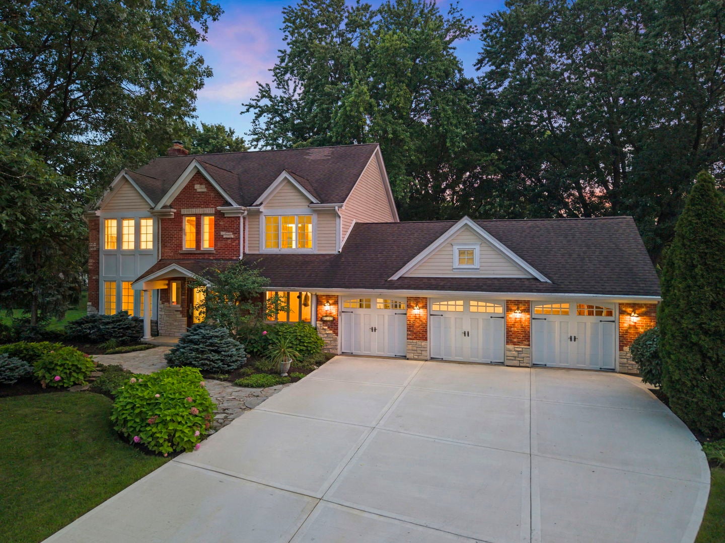 1533 Heatherton Court — photo