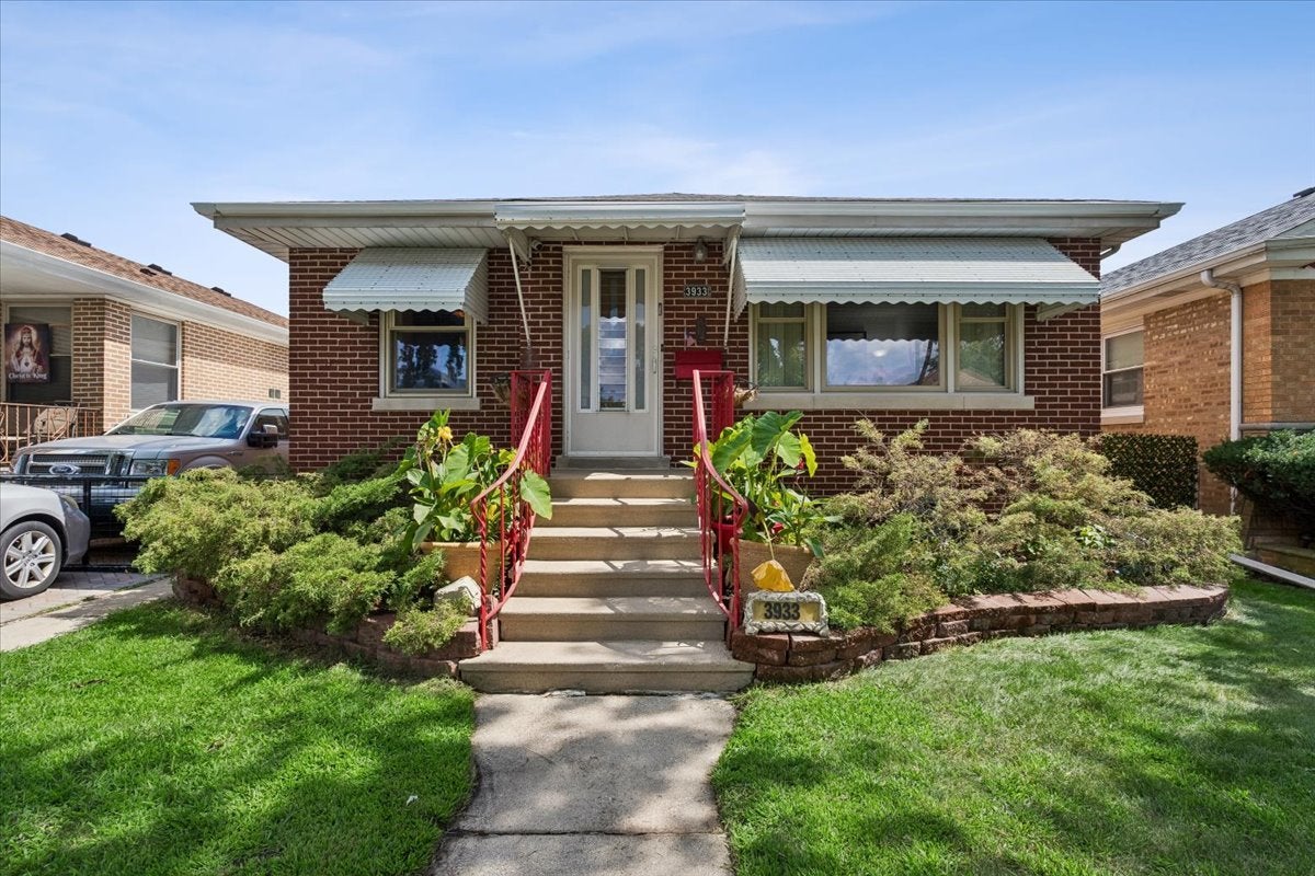 3933 Oak Park Avenue — photo