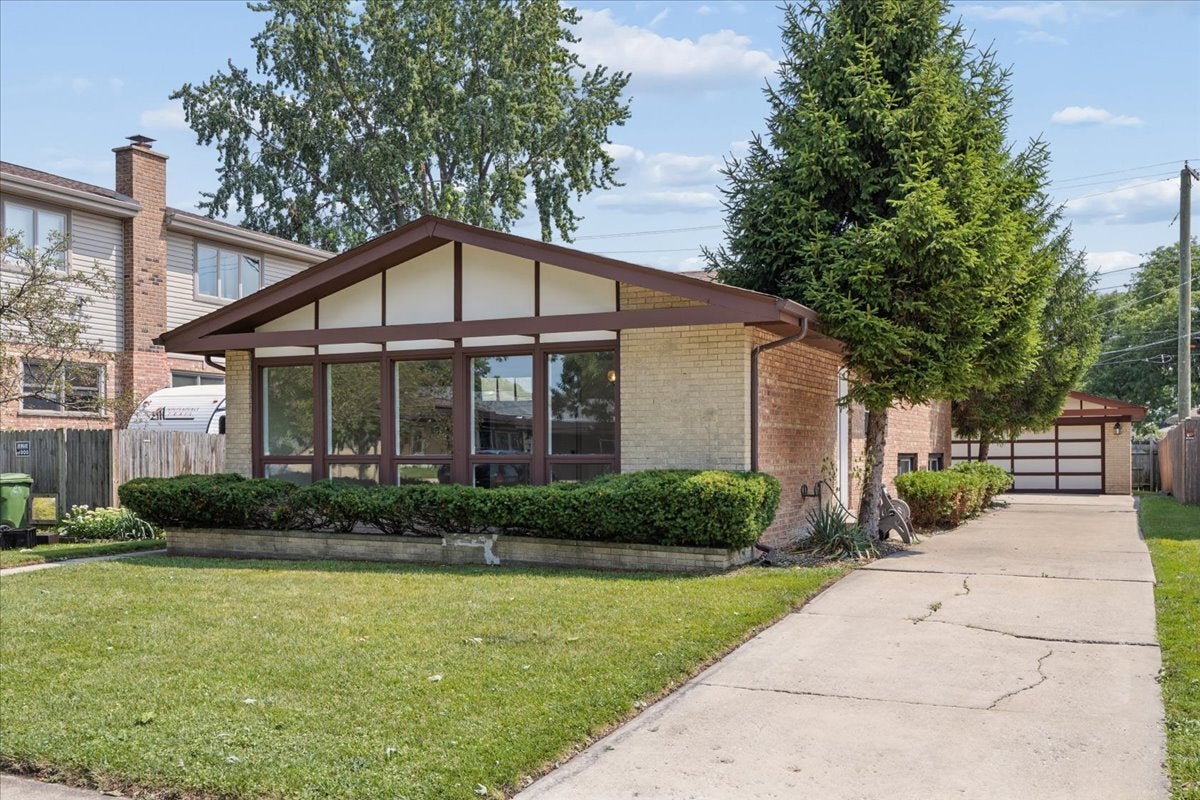 5239 Oakdale Drive — photo