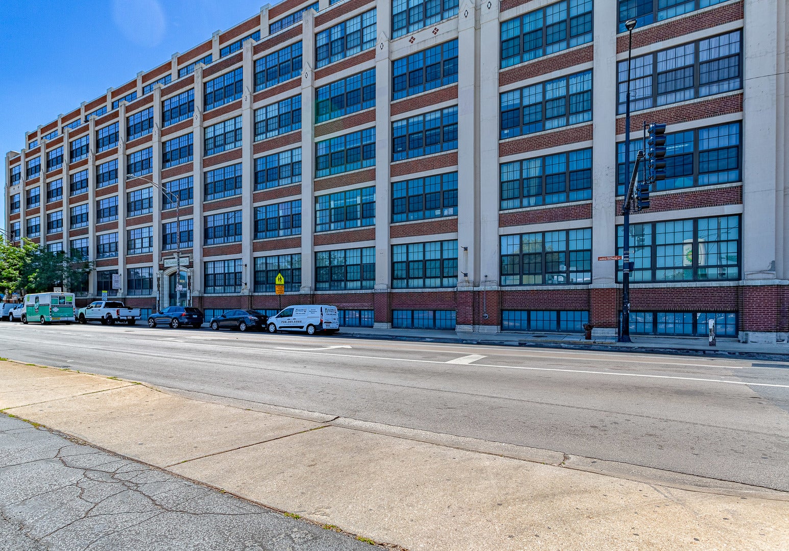 3963 W Belmont Avenue 611 — photo