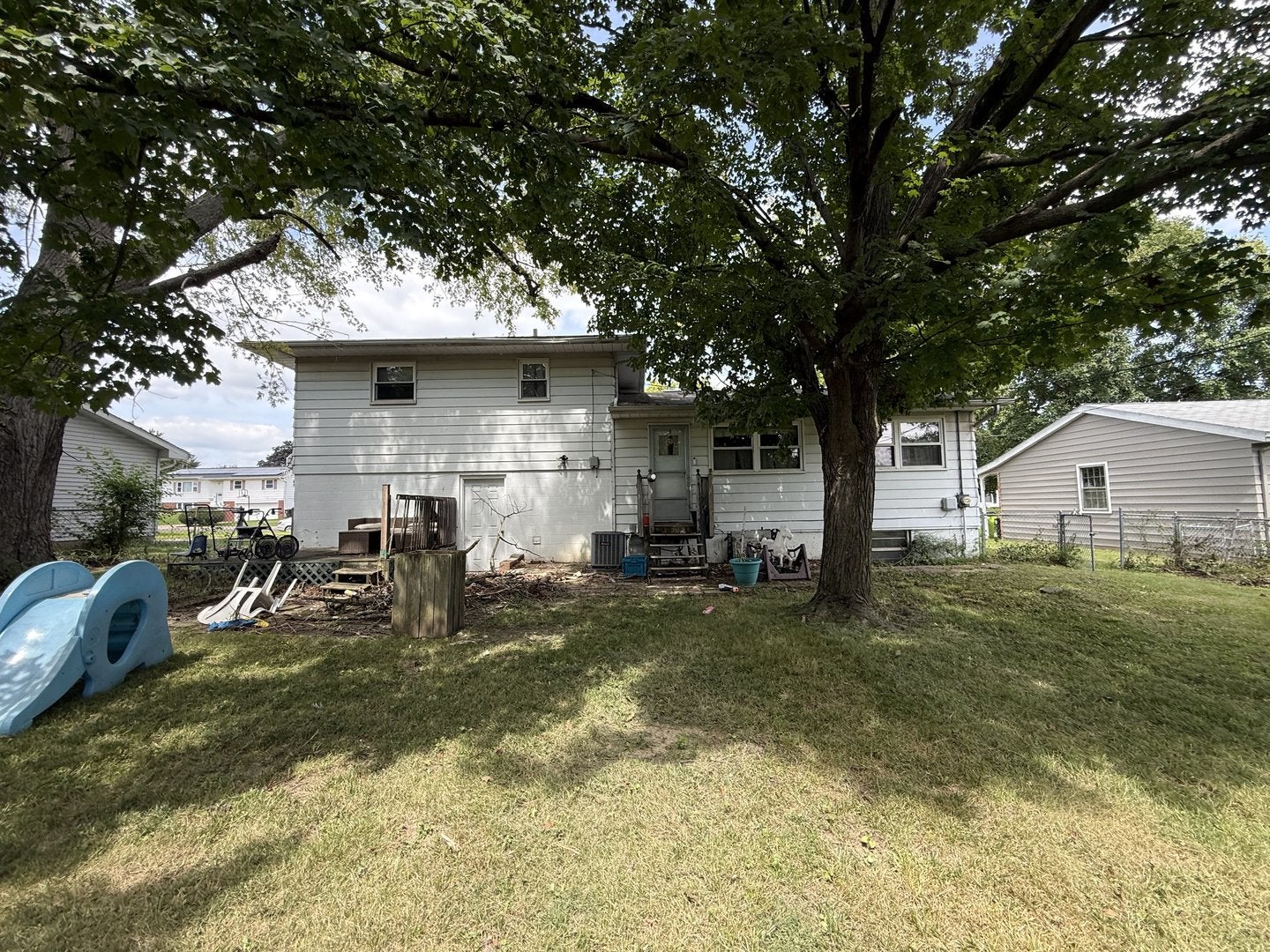 Home in Peoria, IL 61604 — photo 2
