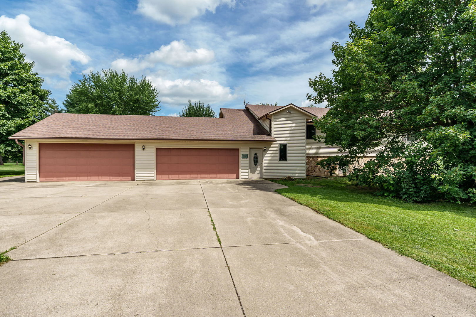 2379 Circle Drive — photo