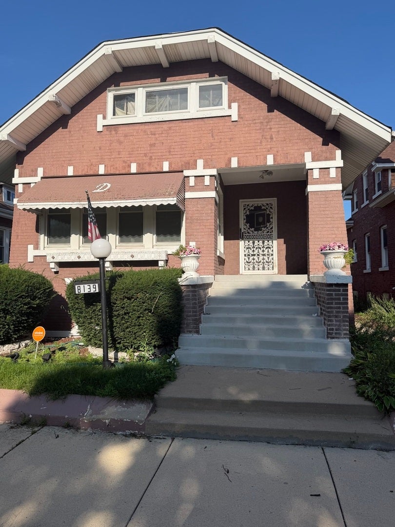 8139 S Carpenter Street — photo