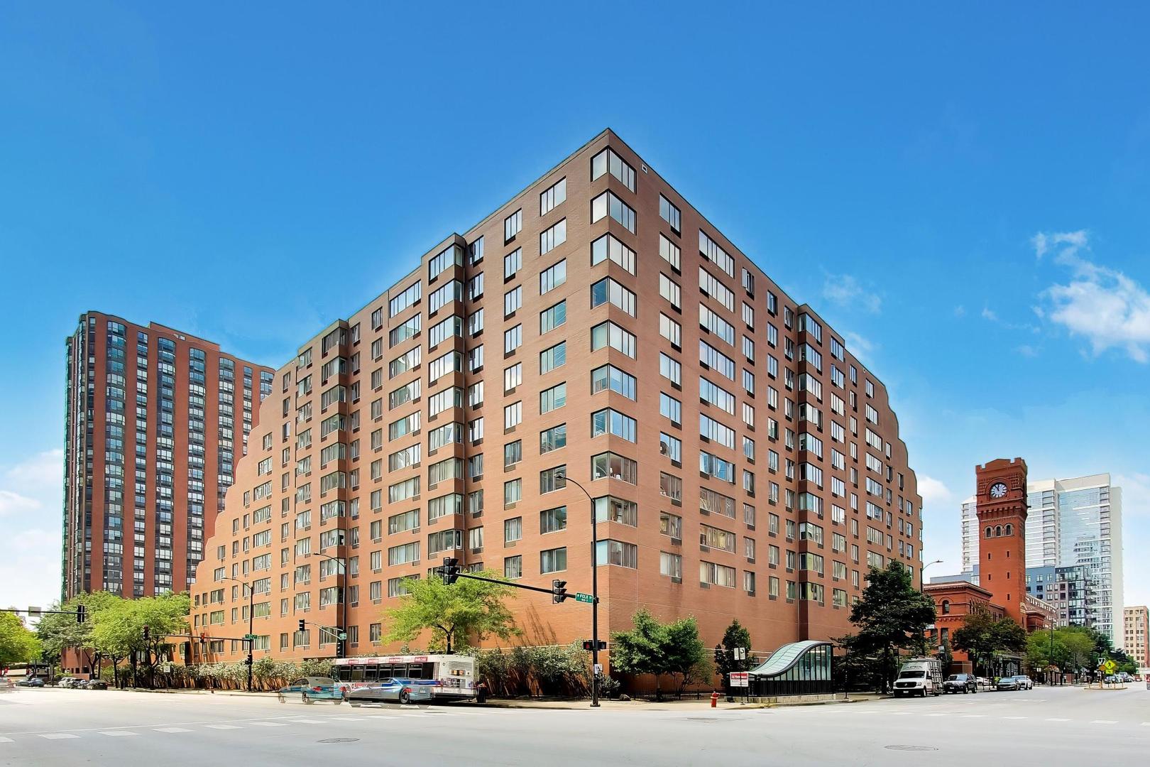 801 S Plymouth Court 807 — photo