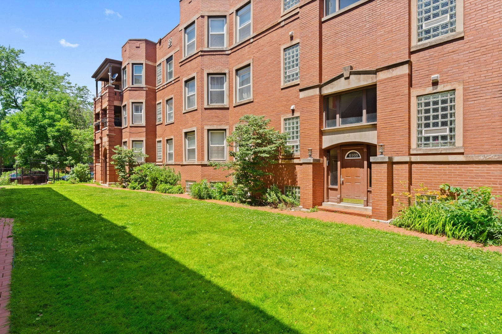6103 S Kimbark Avenue 3E — photo