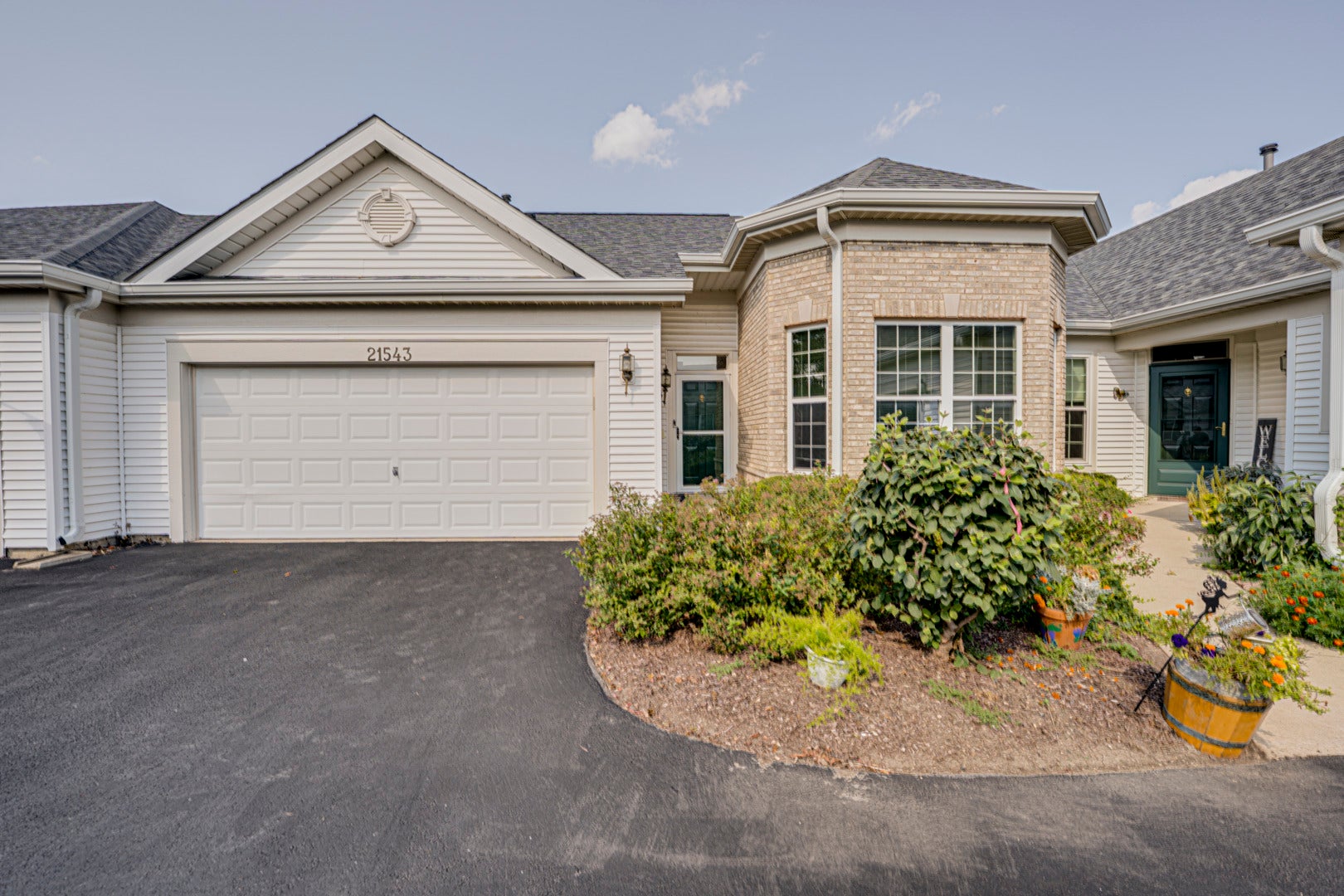 21543 Wolf Lake Way — photo