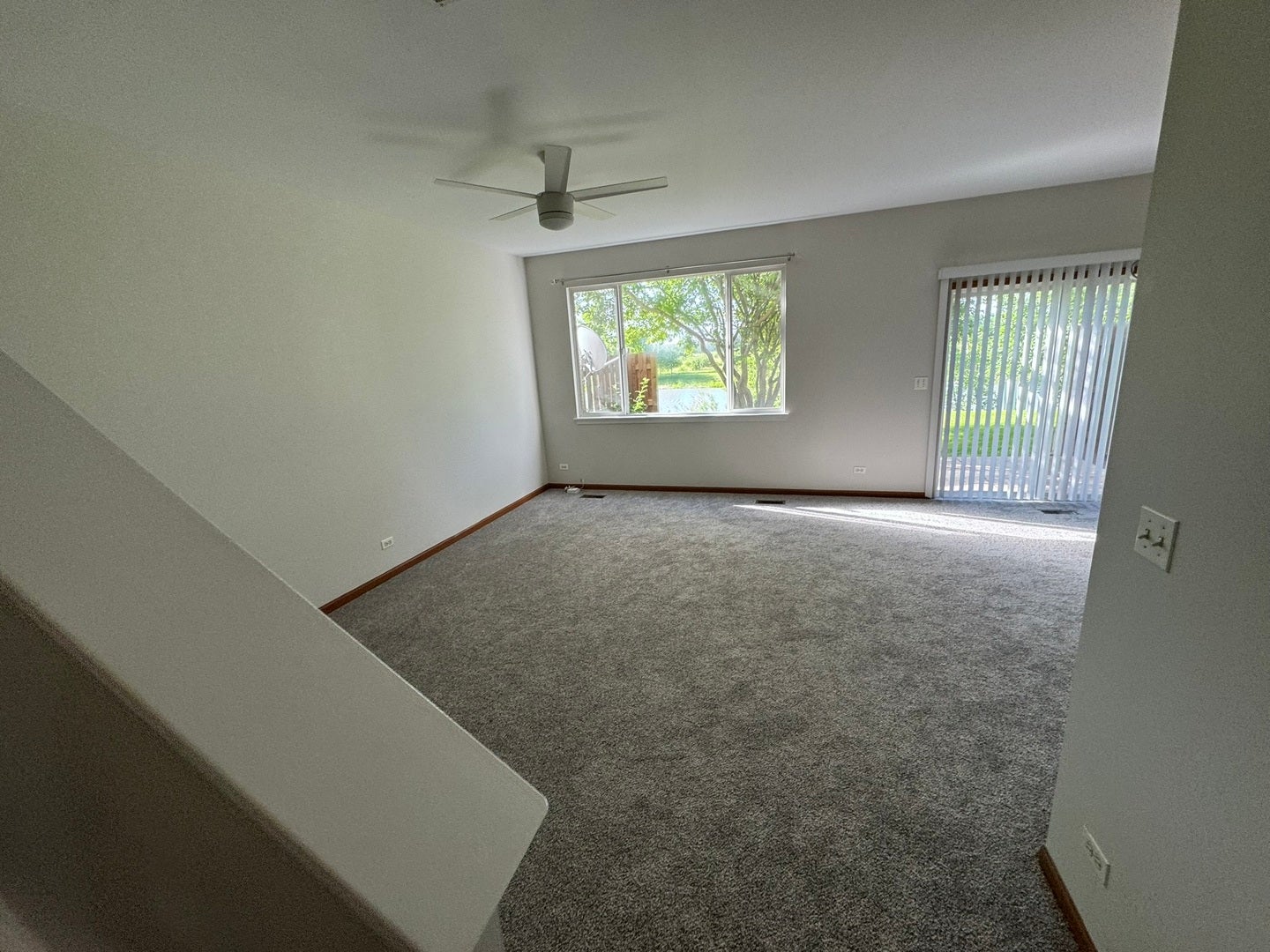 Home in Round Lake, IL 60073 — photo 2