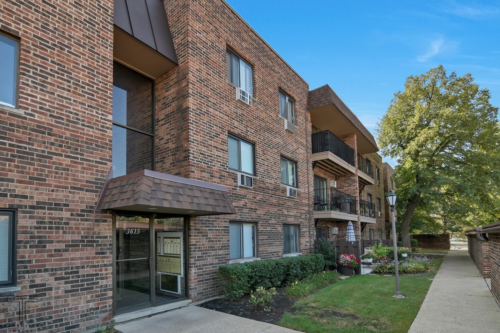 3527 E Central Road 301 — photo