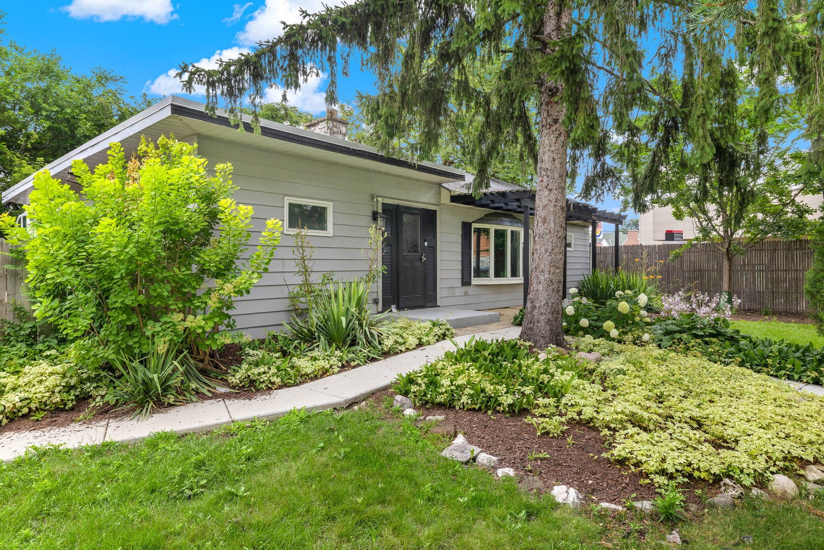 268 N Bonnie Brae Avenue — photo